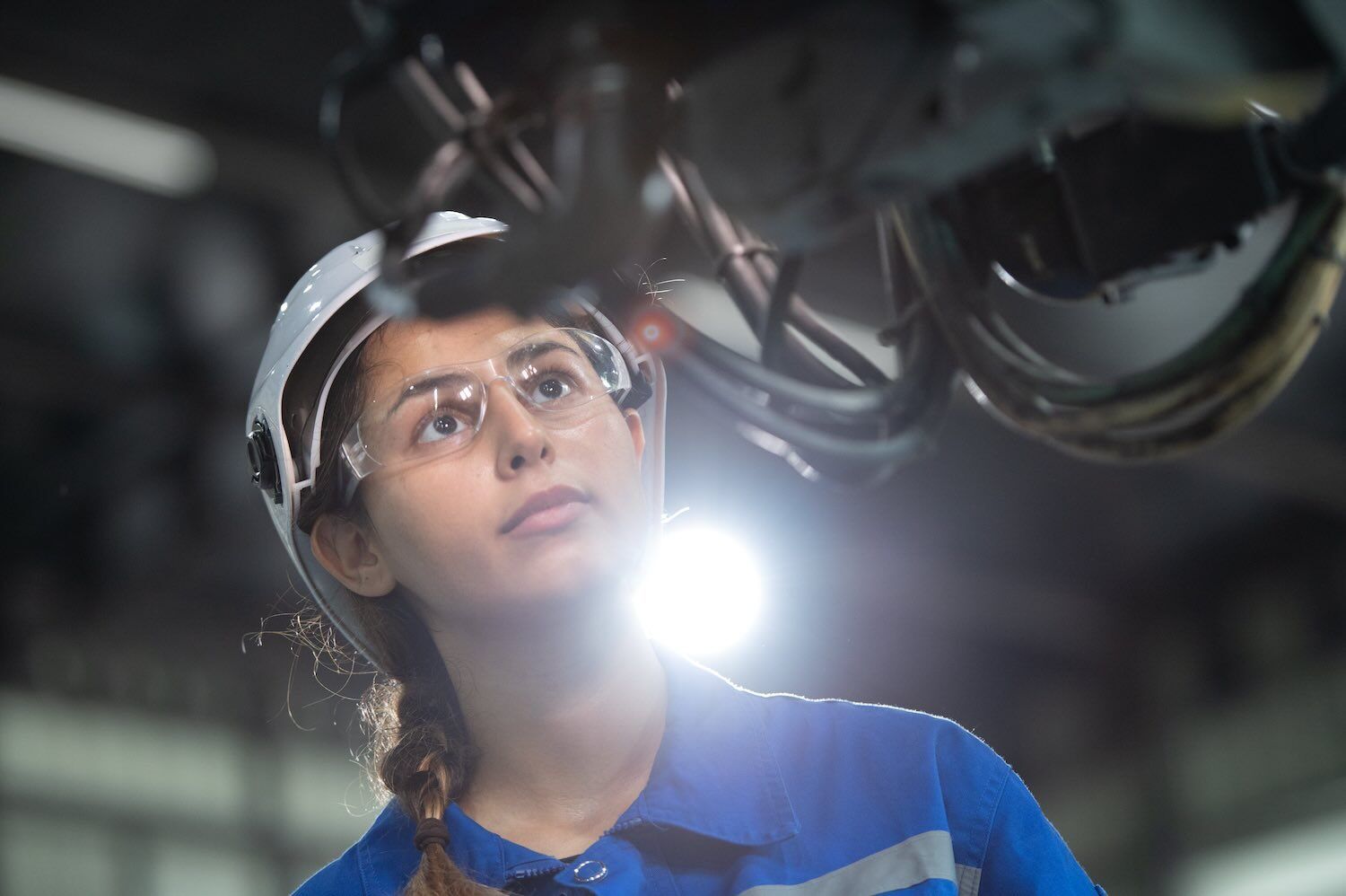 Automotive Parts And Assembly Support  
 Midwest auto plants operate on tight schedules where a delayed shipment can sta