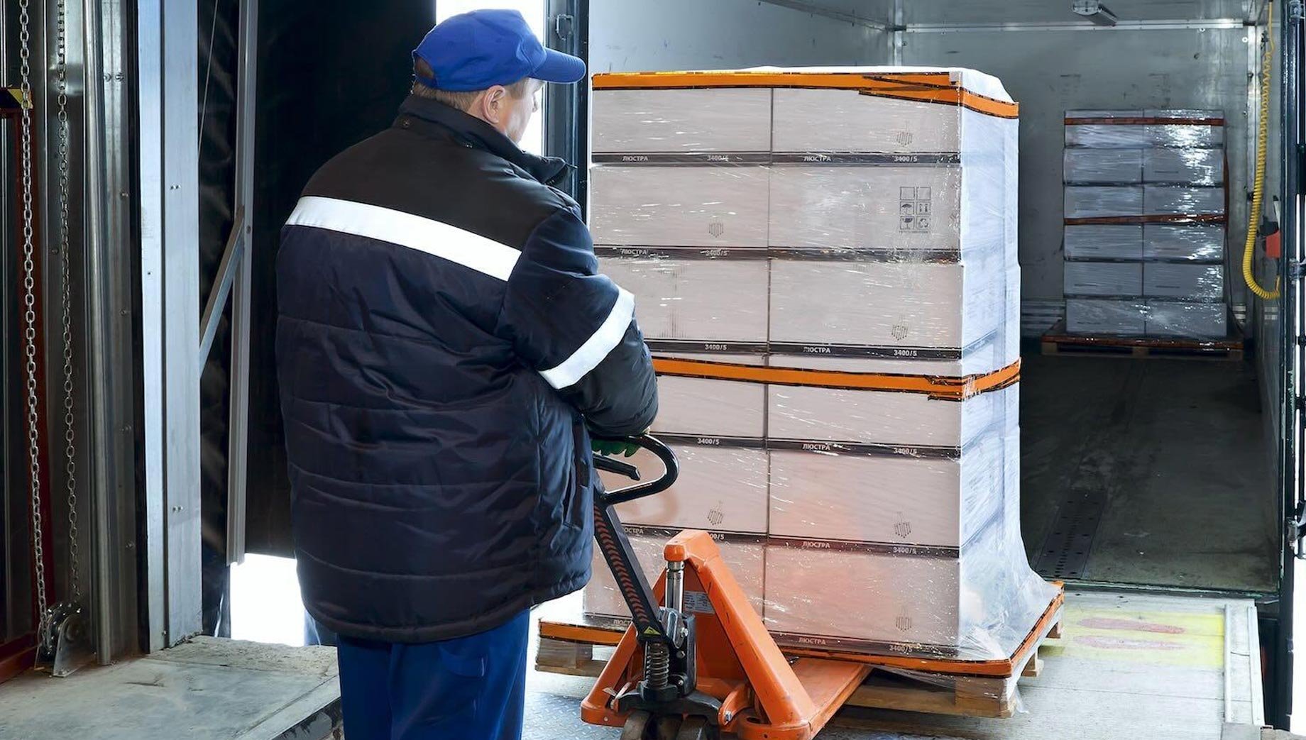 hero-loading-truck