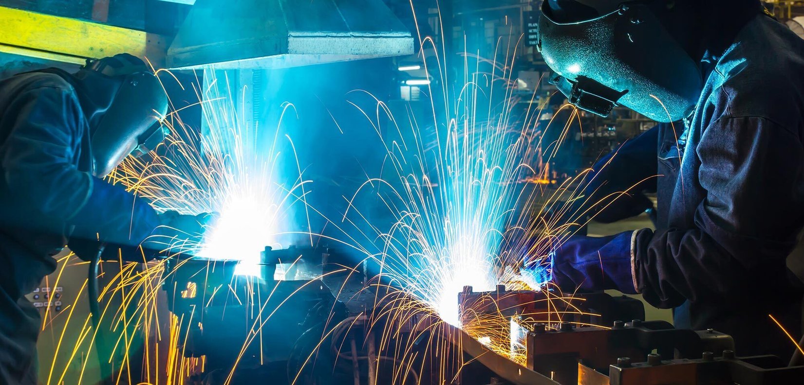 How Manufacturing Keeps Midwest Expedited Freight Moving Year-Round banner background