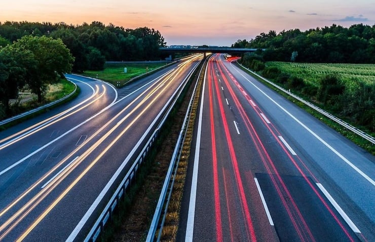 How Manufacturing Keeps Midwest Expedited Freight Moving Year-Round
